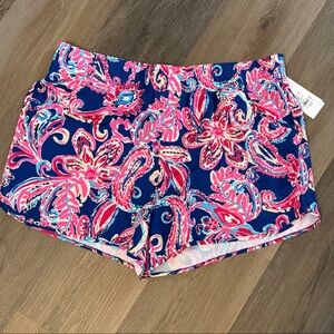 Lilly Pulitzer Backcourt Shorts in Multi Flitting About NWT